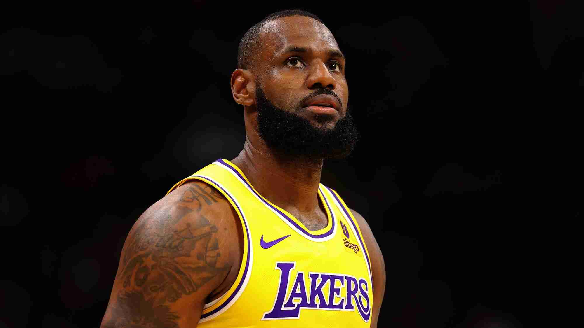 LeBron James tired of 'negative' social media comments, takes break from socials